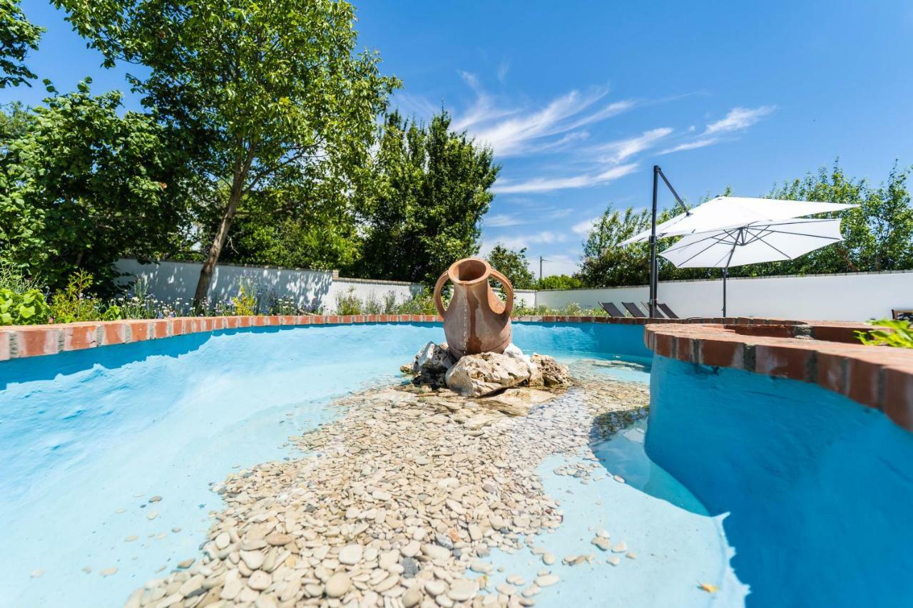 Holiday Home Carla And Dajana Veliki Vareški Exteriér fotografie